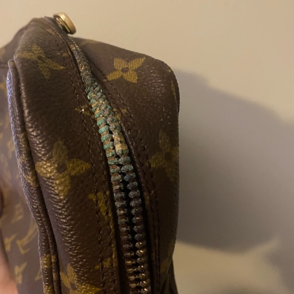 Louis Vuitton Toiletry bag! - Picture 6 of 11